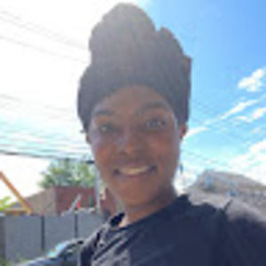 Meet your Posher, Dominique